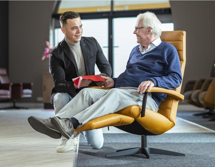 Dit is waarom een voetenbank bij je relaxstoel een slimme keuze is