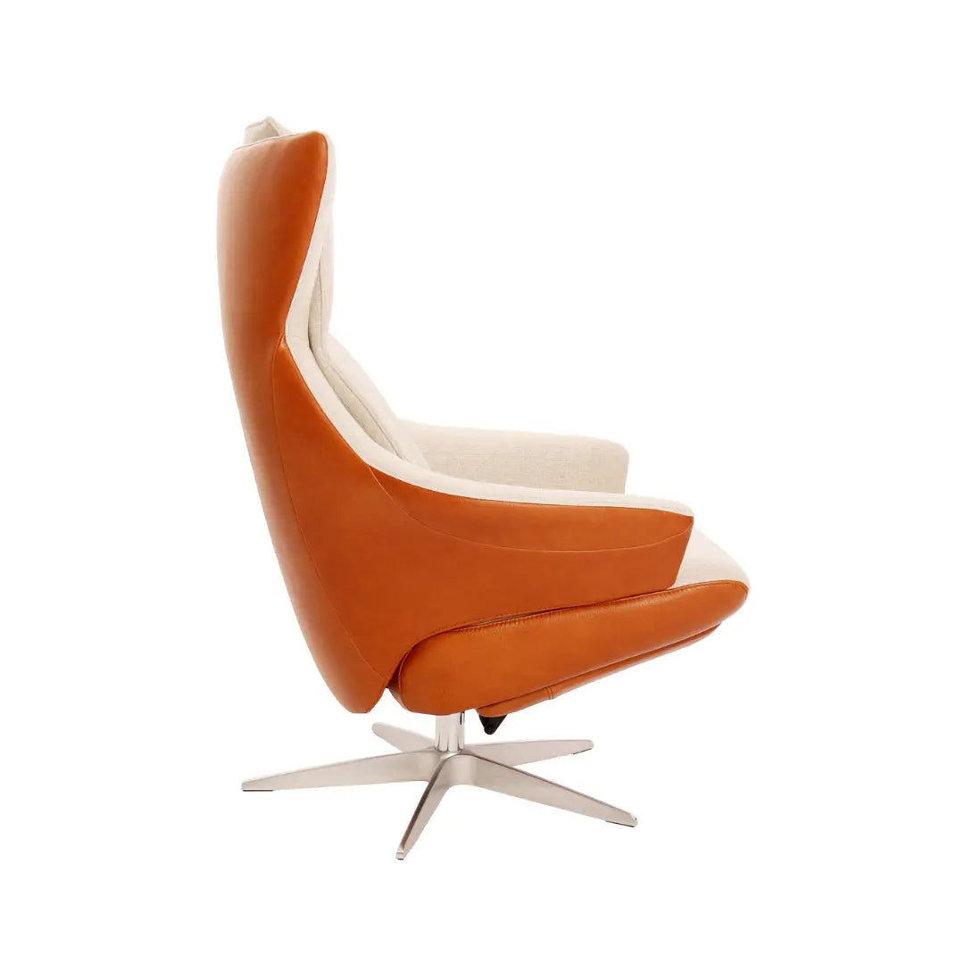Zijaanzicht van relaxstoel Blaricum met cognac leren zijkant